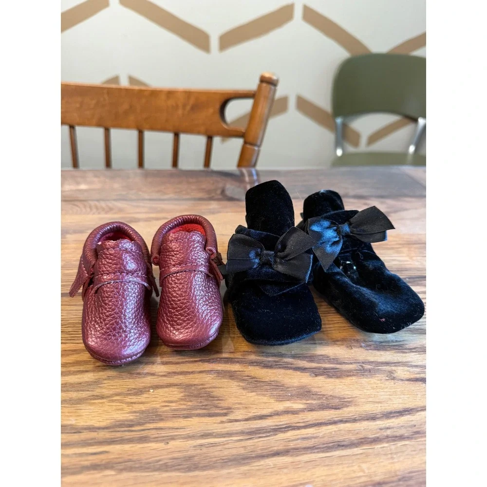 Robeez Mishmocs Baby Shoes Size 0 Burgundy Black Velvet Leather Moccasin Bundle